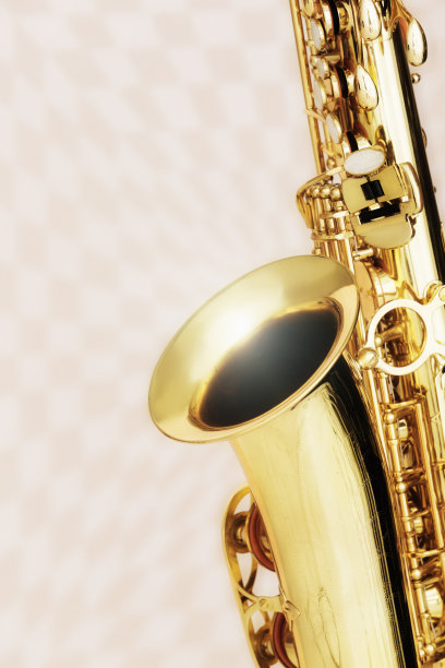 金色萨克斯管，裁剪，在迷幻的背景图片下载