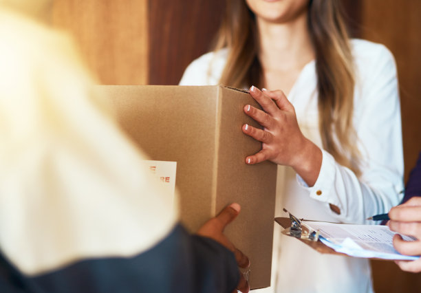 直接送到你的门口，在你的手中安然无恙图片下载