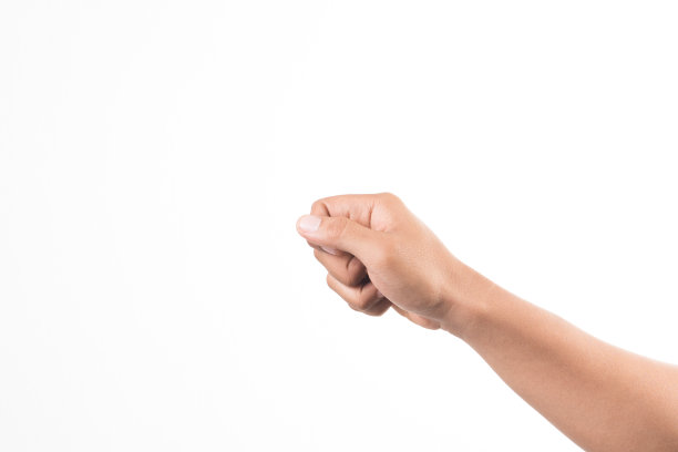 手拿东西的人图片下载