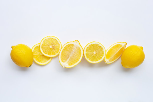 白色背景上的柠檬。图片下载