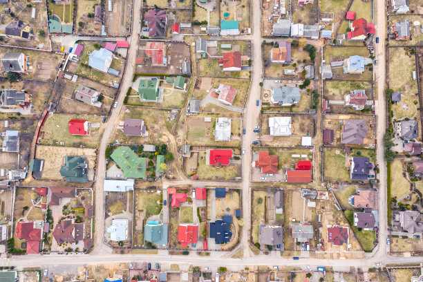 郊区住区春季鸟瞰图图片下载