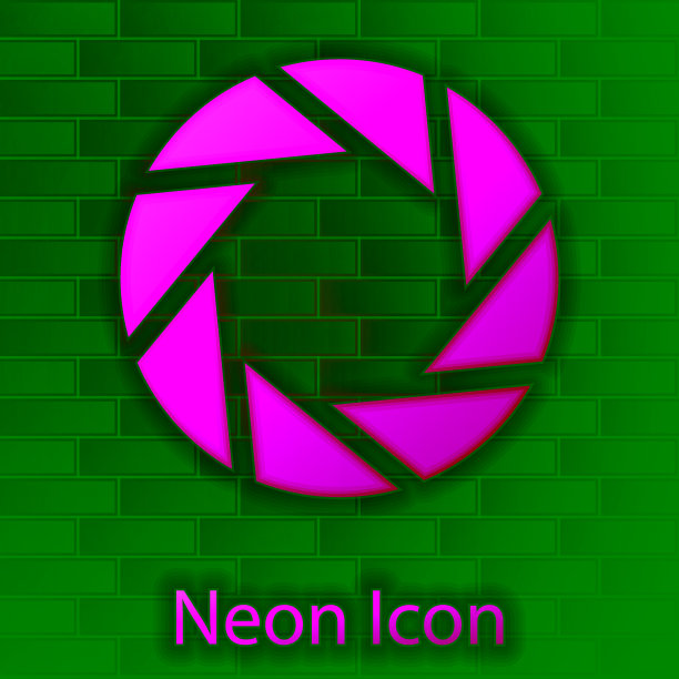 霓虹灯相机快门图标孤立在砖墙背景上。矢量图图片下载