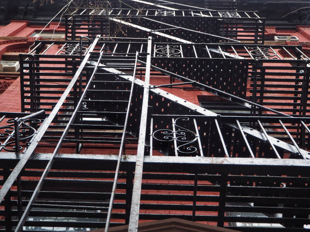 纽约一栋大楼的应急梯子图片下载