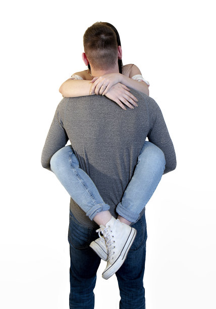 新婚夫妇拥抱和快乐的浪漫画面图片下载