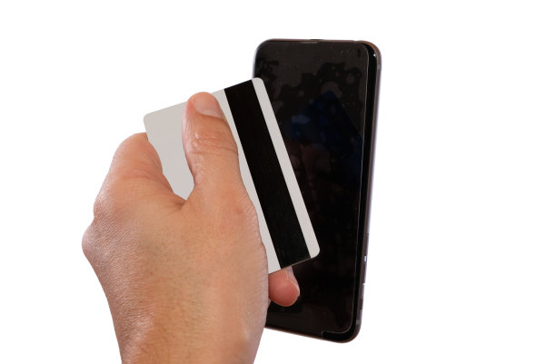 在智能手机上涂上保护膜图片下载