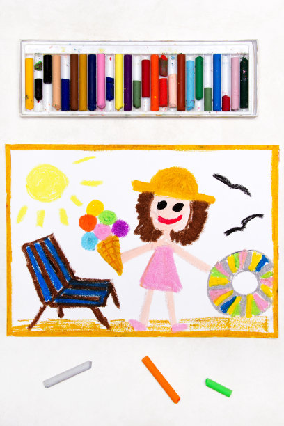 彩绘:海滩度假。带着冰淇淋，救生圈和躺椅的微笑女孩图片下载