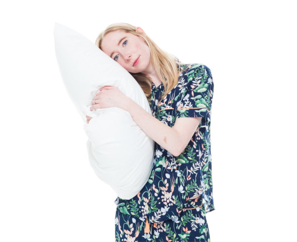 穿着睡衣的美女图片下载