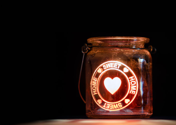 温馨家居香薰罐图片下载