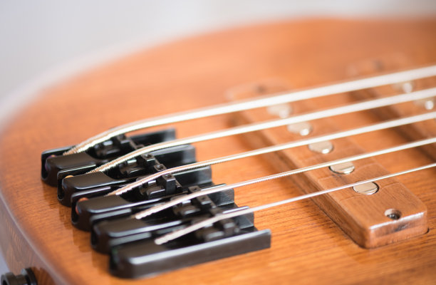 木头吉他贝司的主体。图片下载