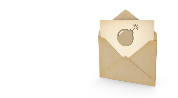 一个关于危机的标志在打开的信封在白色的背景图片下载