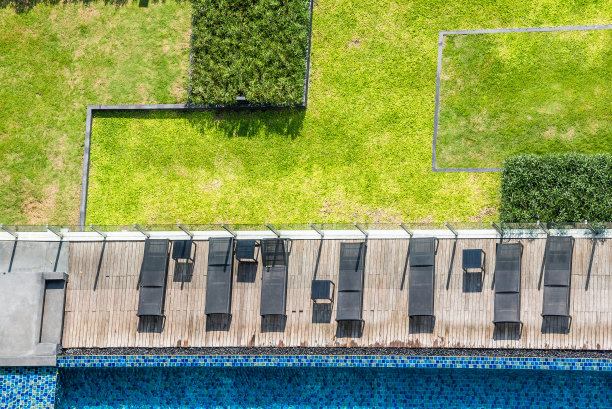 公共游泳池俯视图图片下载