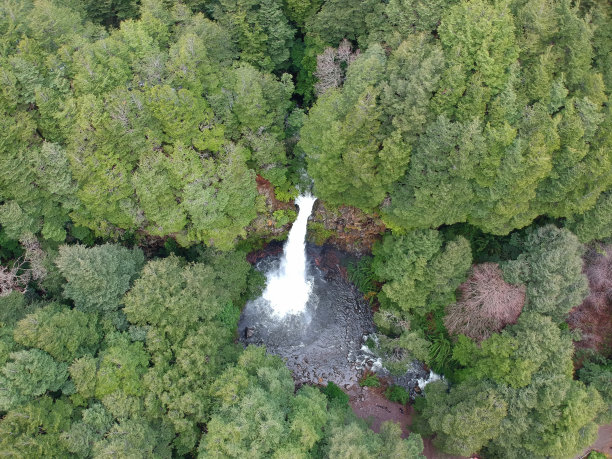 公主的瀑布图片下载