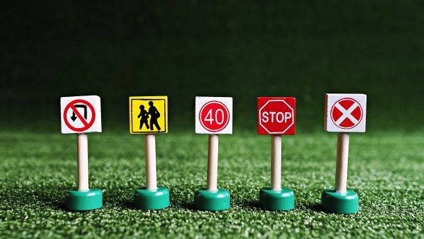 交通标志图片下载