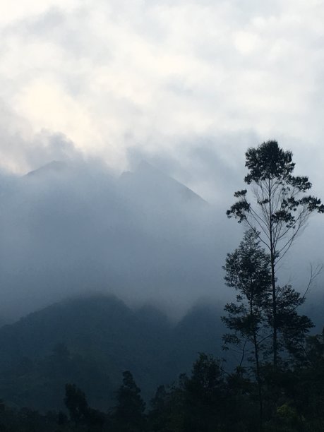 美妙的山图片下载