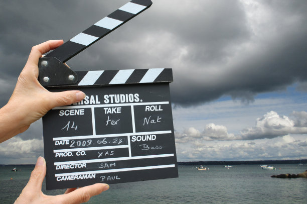 电影拍手户外天空威胁海边图片下载