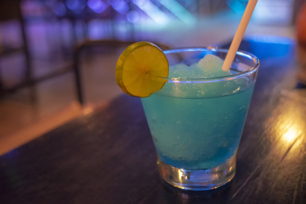 鸡尾酒喝图片下载