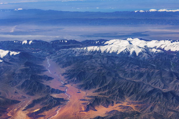 中国，亚洲，西藏和塔克拉玛干沙漠的鸟瞰图图片下载