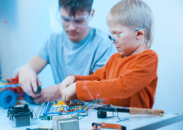 孩子们工程师图片下载