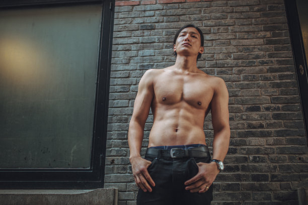 迷人的亚洲男模图片下载