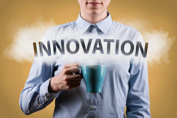 创新/ STUDIO SHOT /黄色背景概念(点击查看更多)图片下载