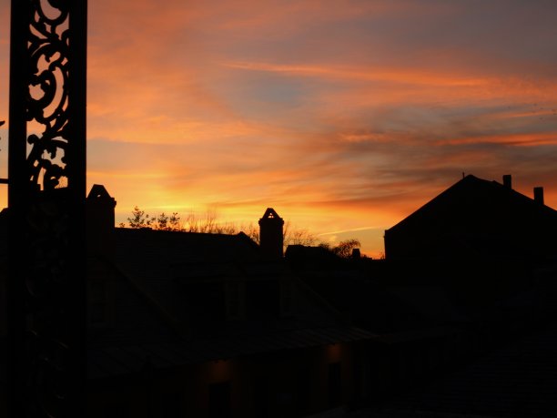 屋顶及烟囱轮廓图片下载