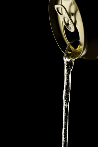 罐啤酒图片下载