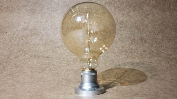 爱迪生电灯。设计师装饰灯特写图片下载