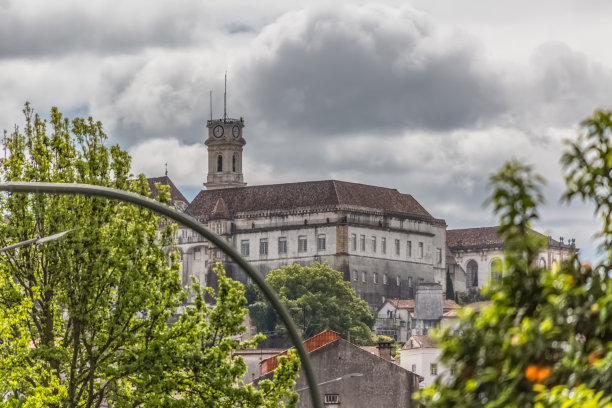 著名的科英布拉公立大学的经典建筑图片下载