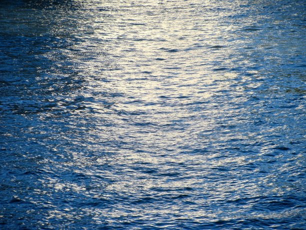 月光下河图片下载