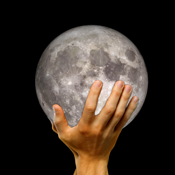 月亮的手图片下载