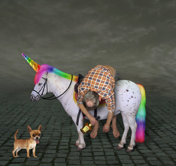 独角兽上的醉汉和他的狗图片下载