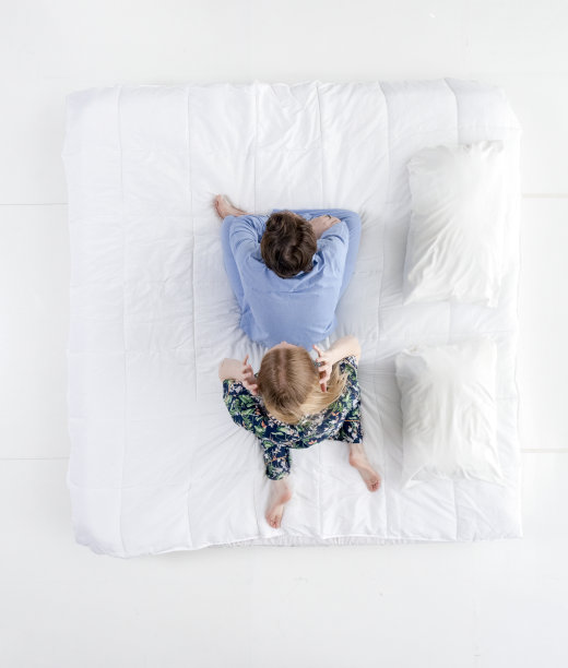 这对夫妇在生对方的气图片下载