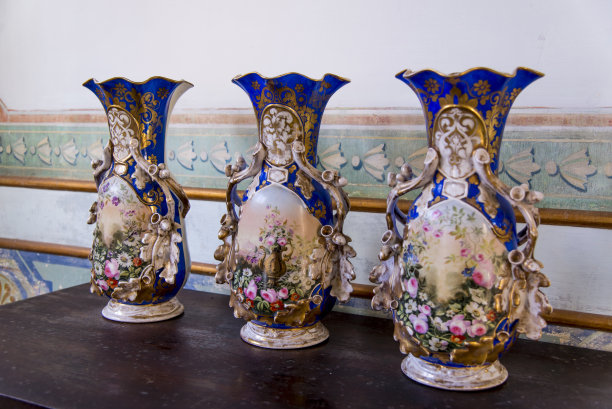 古董瓷器花瓶图片下载