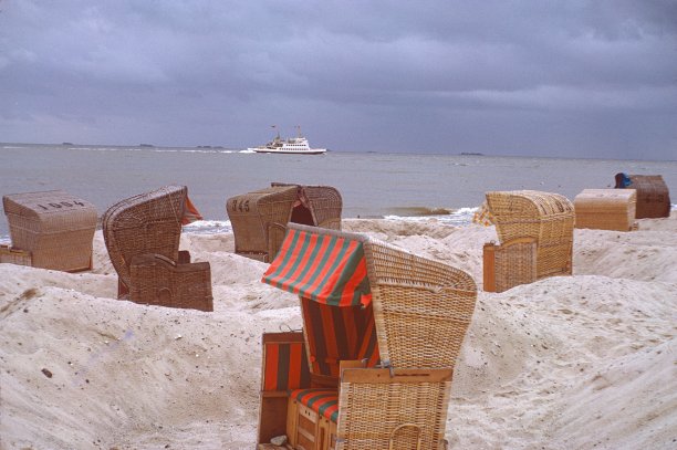 海滩椅在度假岛上的Wyk Föhr，弗里斯兰群岛图片下载