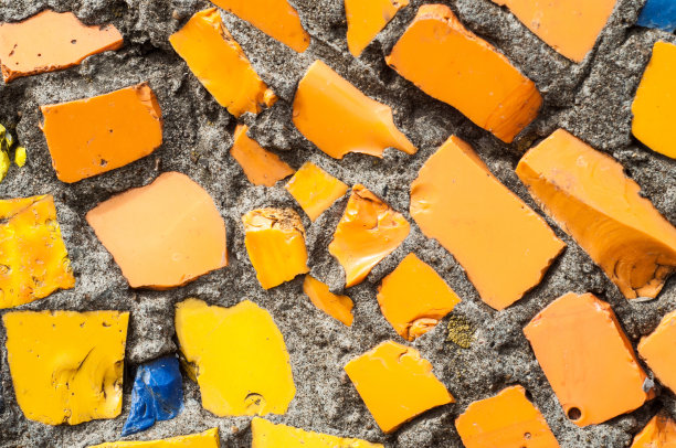 质地、背景、模式。多色马赛克石头的特写照片。结构设计装饰。游泳池墙面和地板的整理图片下载