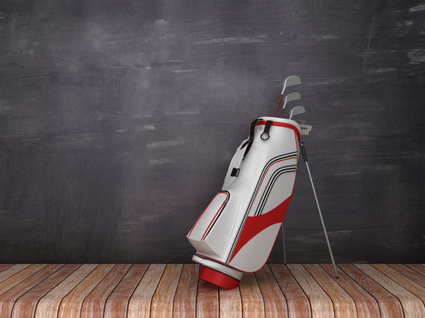 高尔夫球袋和俱乐部在木地板-黑板背景- 3D渲染图片下载