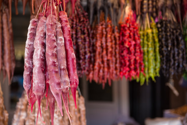 格鲁吉亚传统糖果Churchkhela的照片，用于图形和网页设计，用于网站或移动应用程序。图片下载