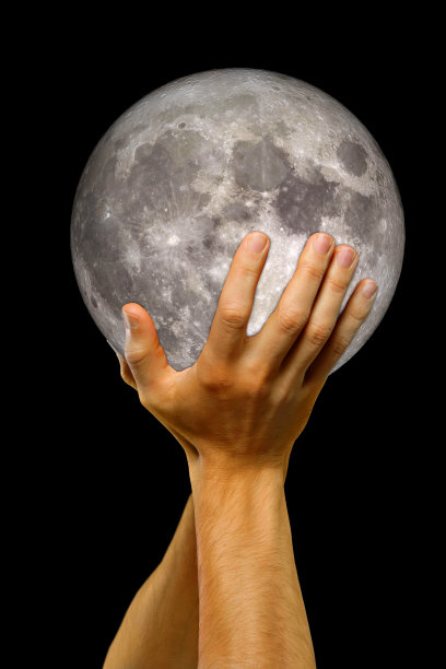 月亮的手图片下载