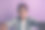 欢快无忧无虑的疯狂学生千禧的特写写真拍摄照片孤立的紫罗兰背景图片下载