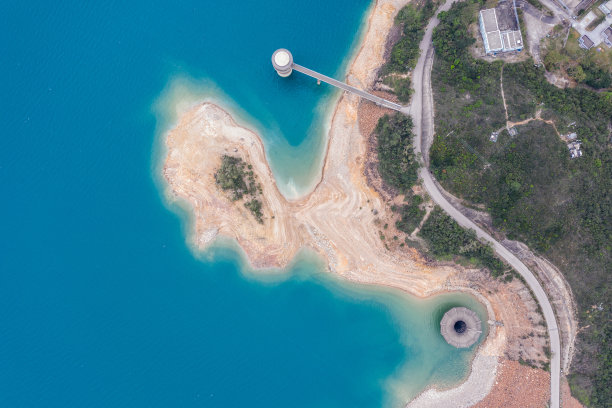 香港户外水塘溢洪道图片下载
