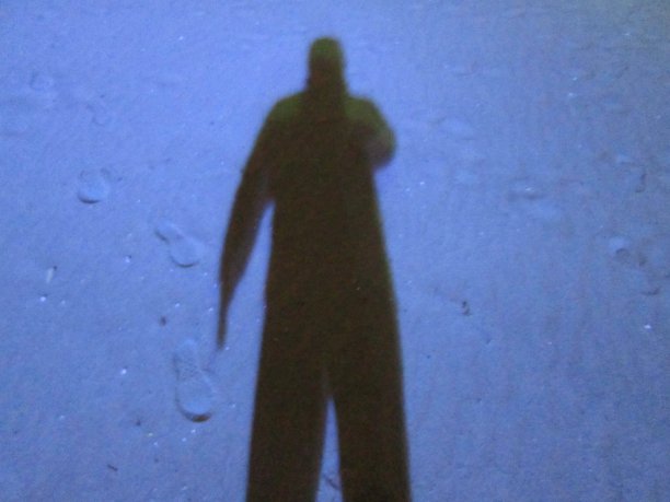 可疑的影子图片下载