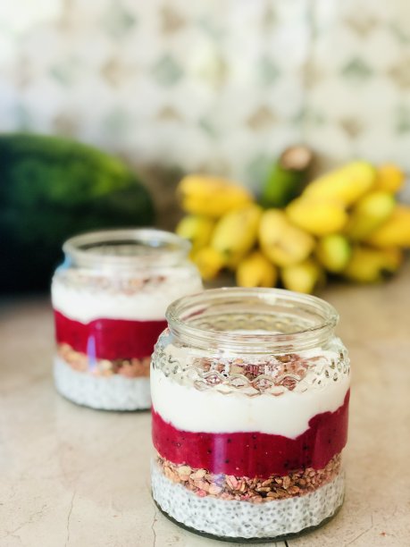 火龙果麦片配椰奶布丁图片下载