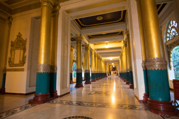 大金塔入口大殿图片下载