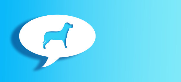 白色聊天气泡与裁剪狗形状在蓝色背景图片下载