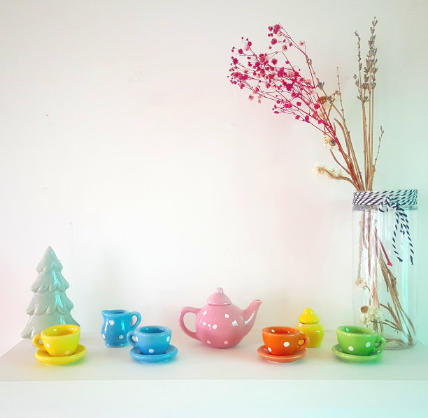 杯子和水壶图片下载