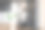 现代木质衣柜与挂衣架在步入式衣柜设计室内。三维渲染图片下载
