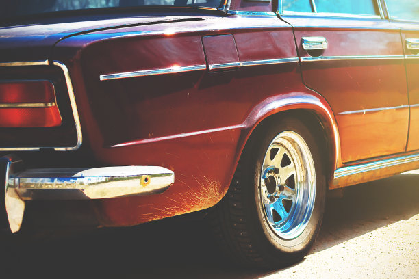 复古汽车部分，后视图图片下载