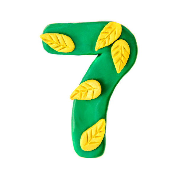 橡皮泥7号与秋天的叶子图片下载