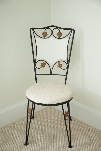 肉在白色图片下载