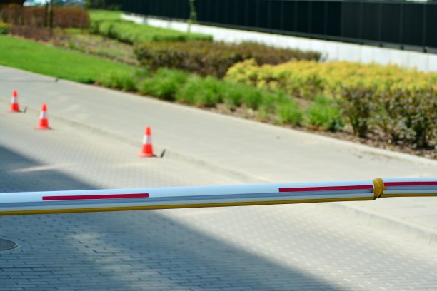 建筑物出入安全系统。障碍门停止。图片下载